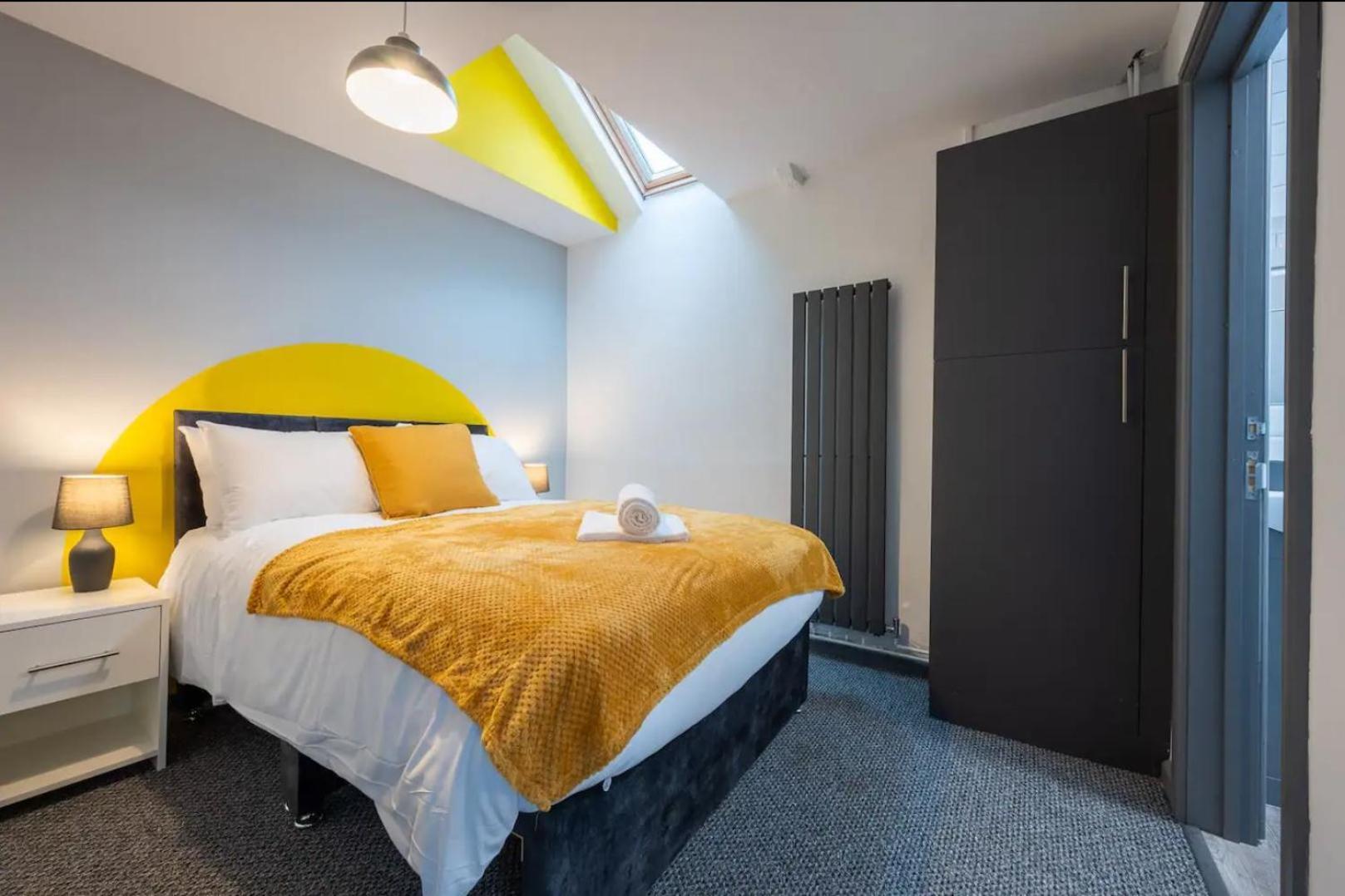 Stunning One Bedroom Apartments Near Shops & Central Кардифф Экстерьер фото